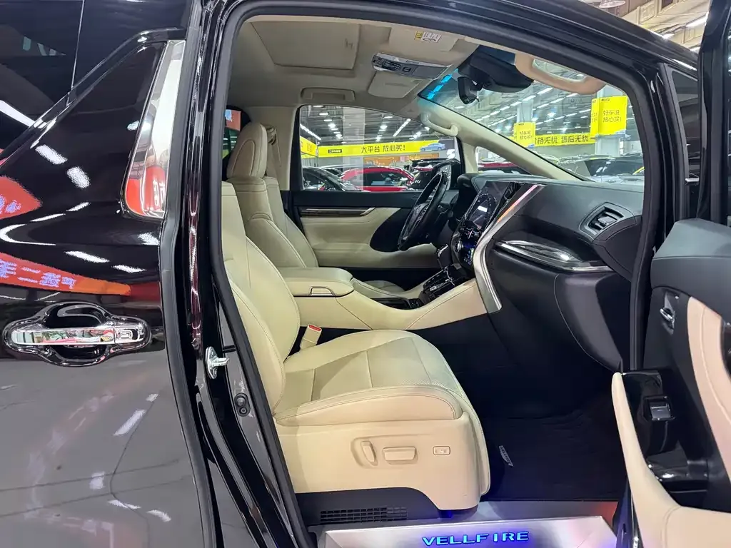 Toyota Vellfire 2022 из CN, фото 3
