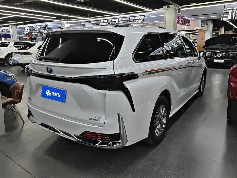 Toyota Sienna 2023 из CN, фото 10