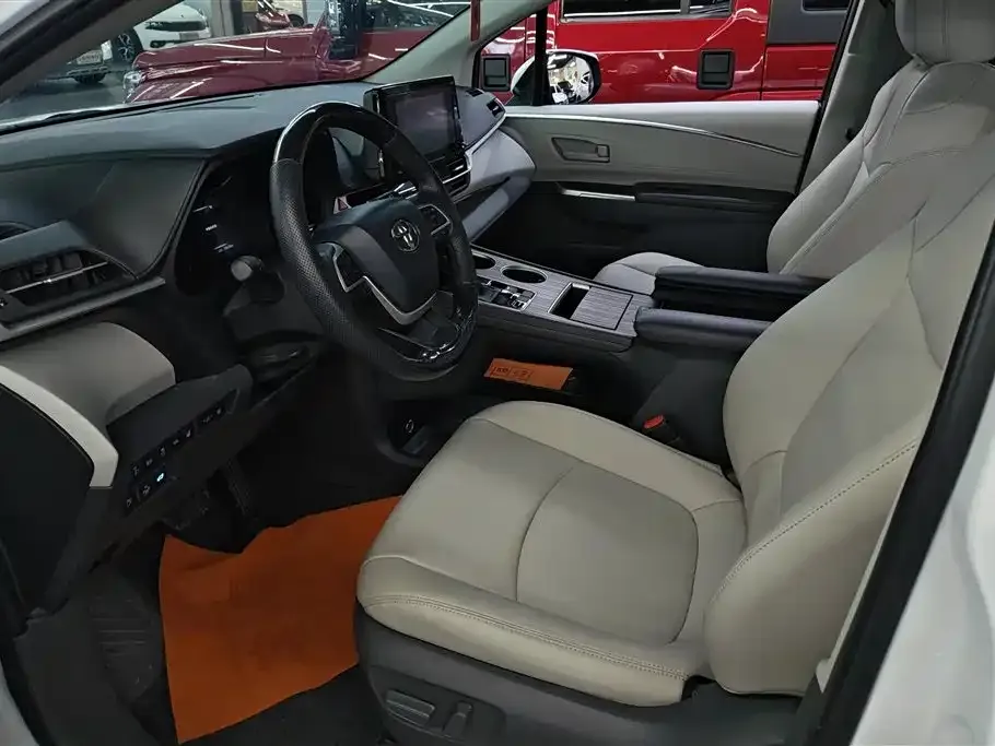 Toyota Sienna 2023 из CN, фото 6