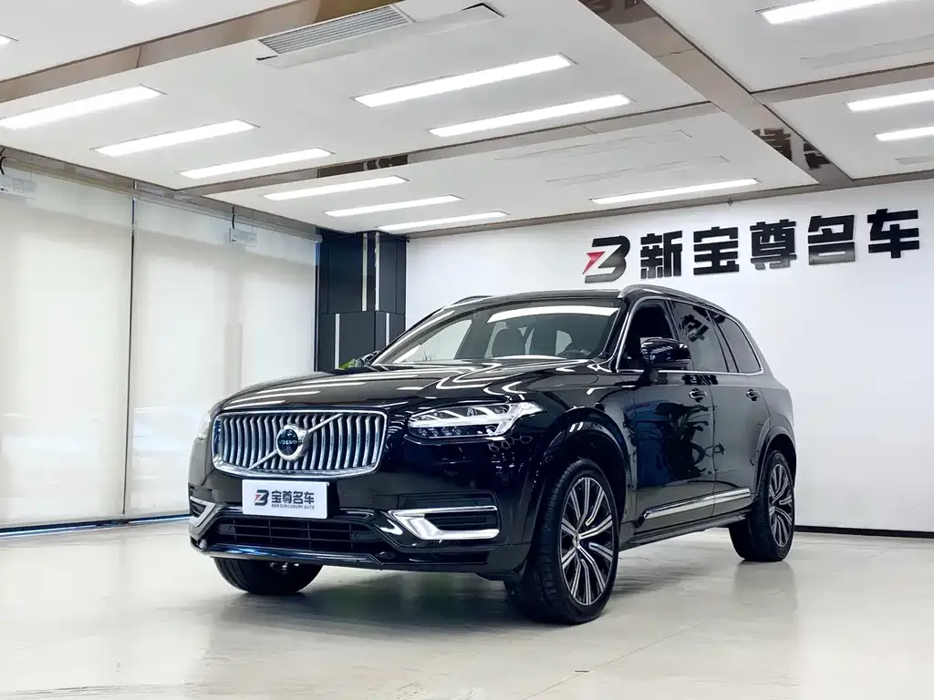 Volvo XC90 — фото 1
