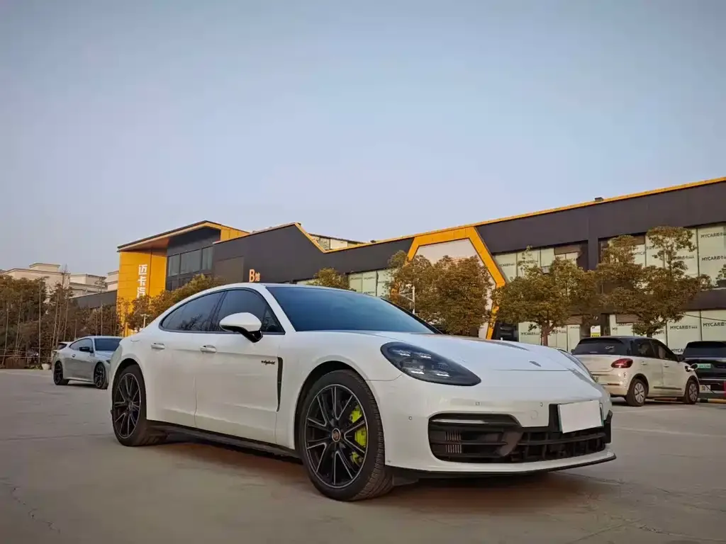 Porsche Panamera Hybrid 2023 из CN, фото 1