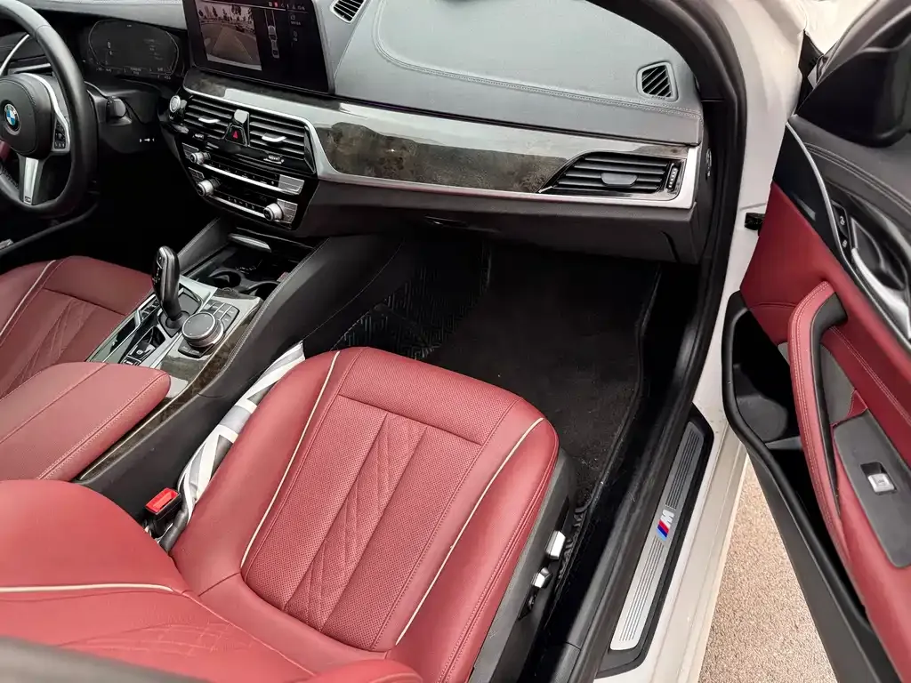 BMW 5 Series — фото 10