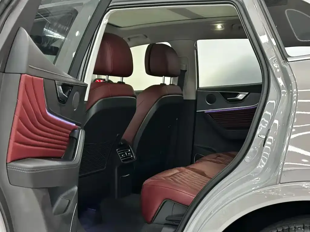 Hongqi HS5 2024 из CN, фото 2