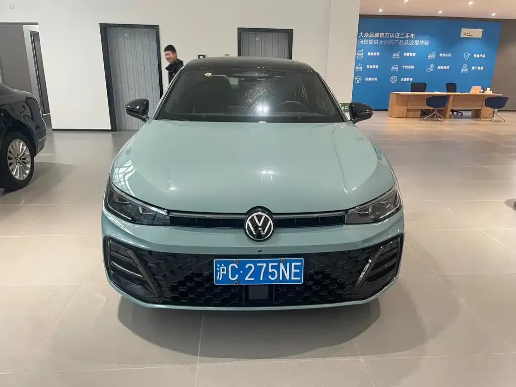 Volkswagen Passat — фото 10