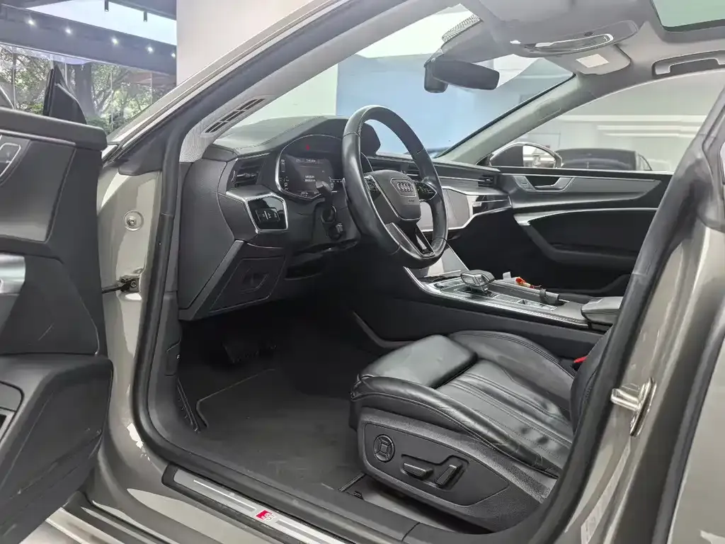 Audi A7 2022 из CN, фото 9