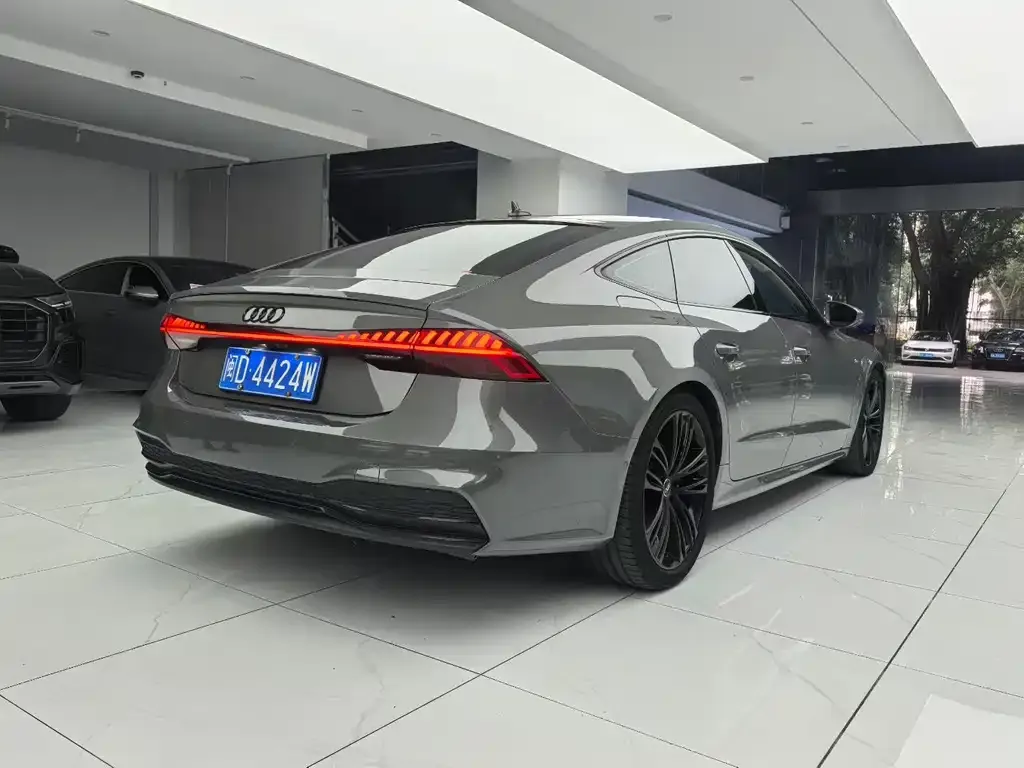 Audi A7 2022 из CN, фото 2