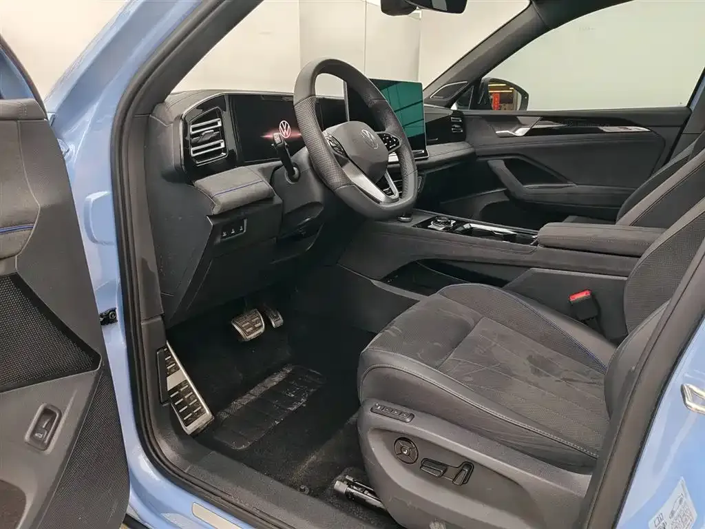 Volkswagen Tiguan L — фото 9