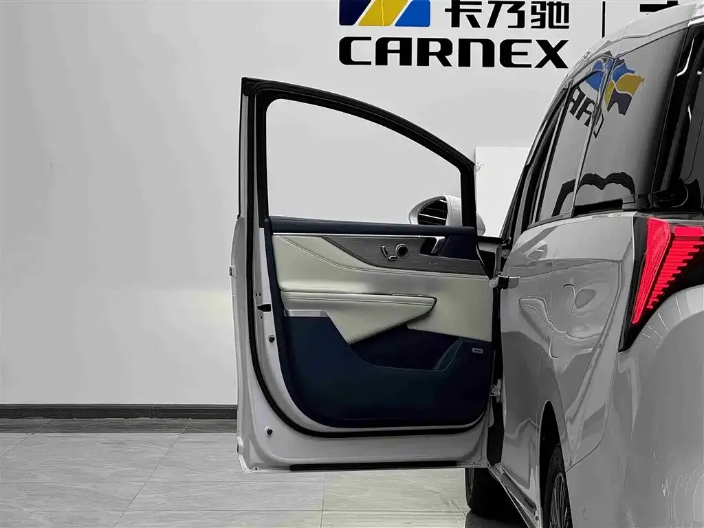 Buick GL8 Hybrid 2024 из CN, фото 7