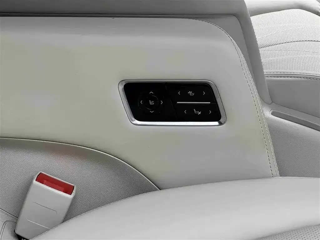 Buick GL8 Hybrid 2024 из CN, фото 3