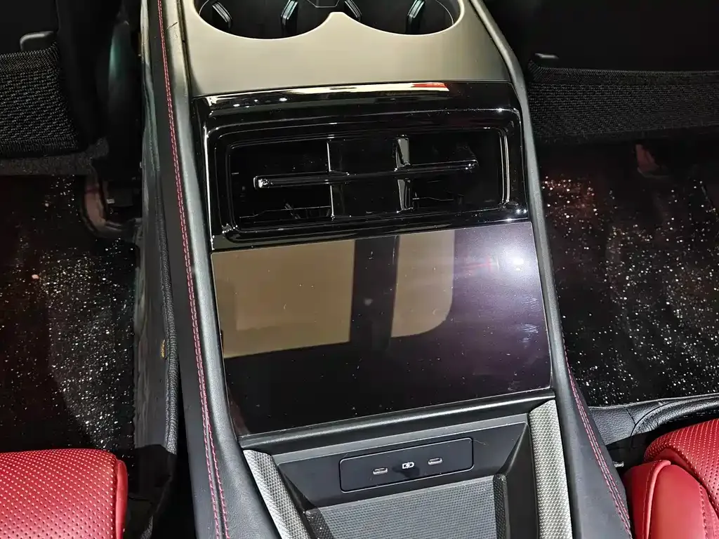 Porsche Panamera 2025 из CN, фото 8