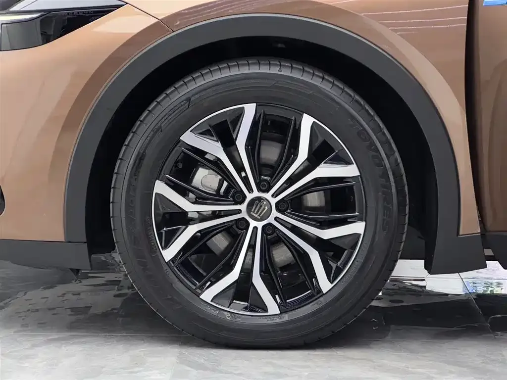 Toyota Crown SportCross 2026 из CN, фото 9