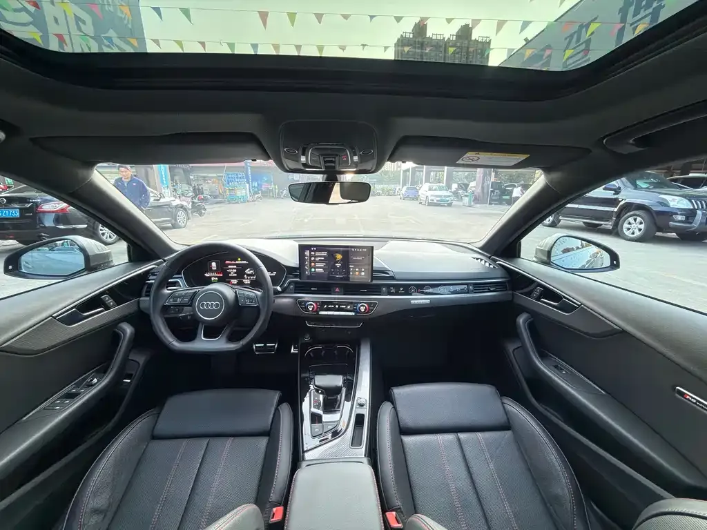 Audi A4L 2022 из CN, фото 6