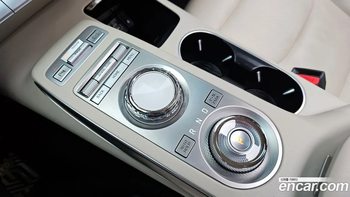 Genesis GV70 — фото 2