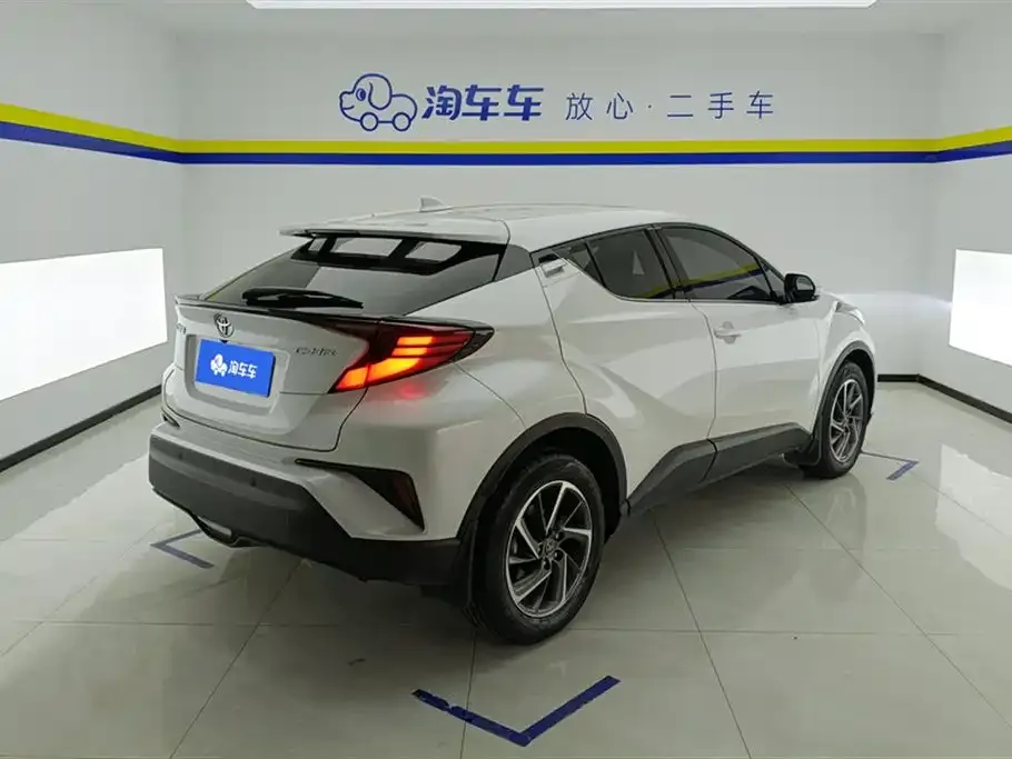 Toyota C-HR — фото 4
