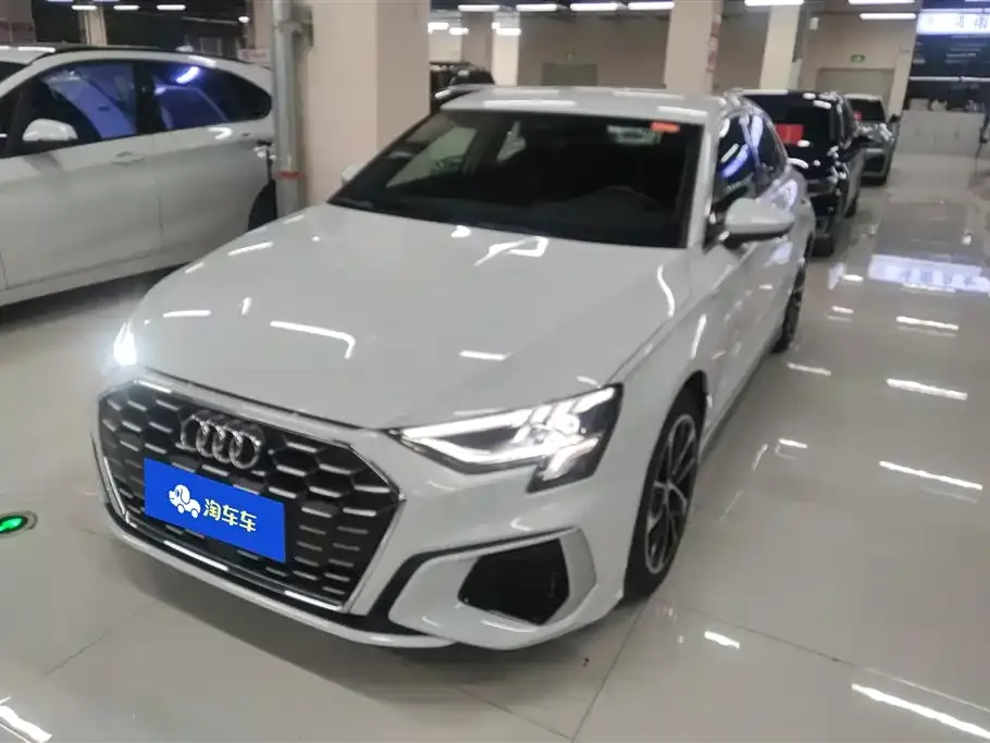 Audi A3 2022 из CN, фото 1
