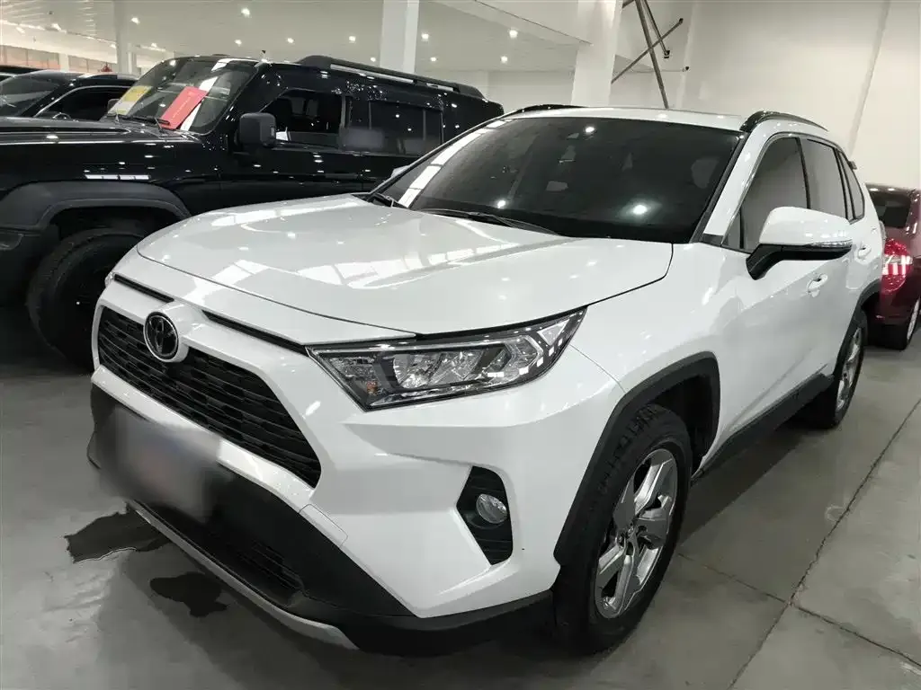 Toyota RAV4 — фото 9