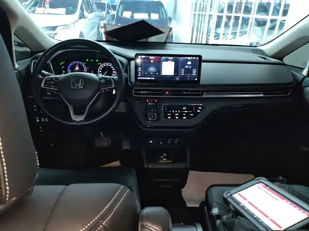 Honda Elysion 2023 из CN, фото 9
