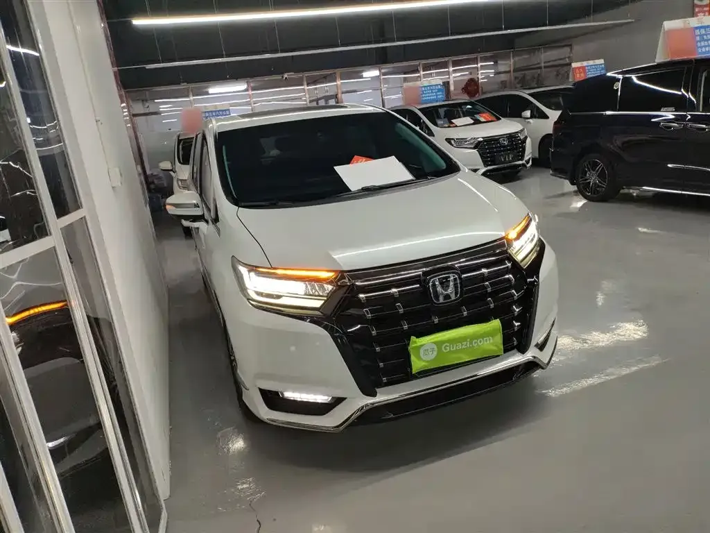 Honda Elysion 2023 из CN, фото 10