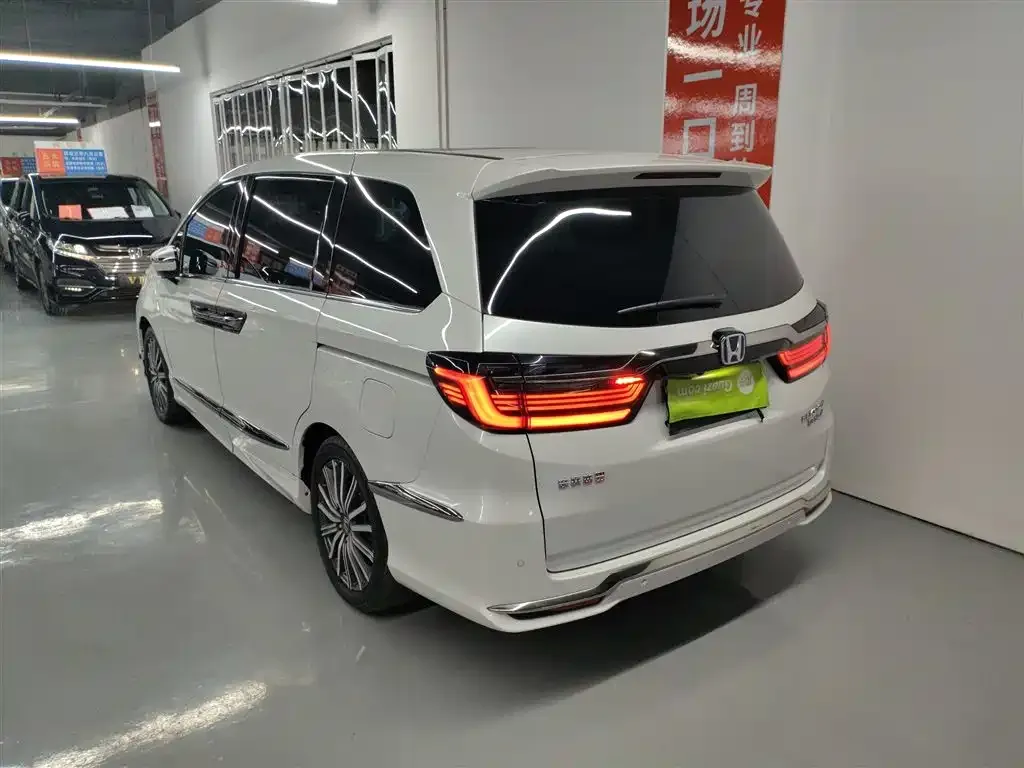 Honda Elysion 2023 из CN, фото 6
