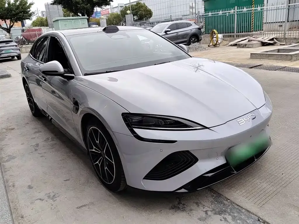 BYD Seal — фото 10