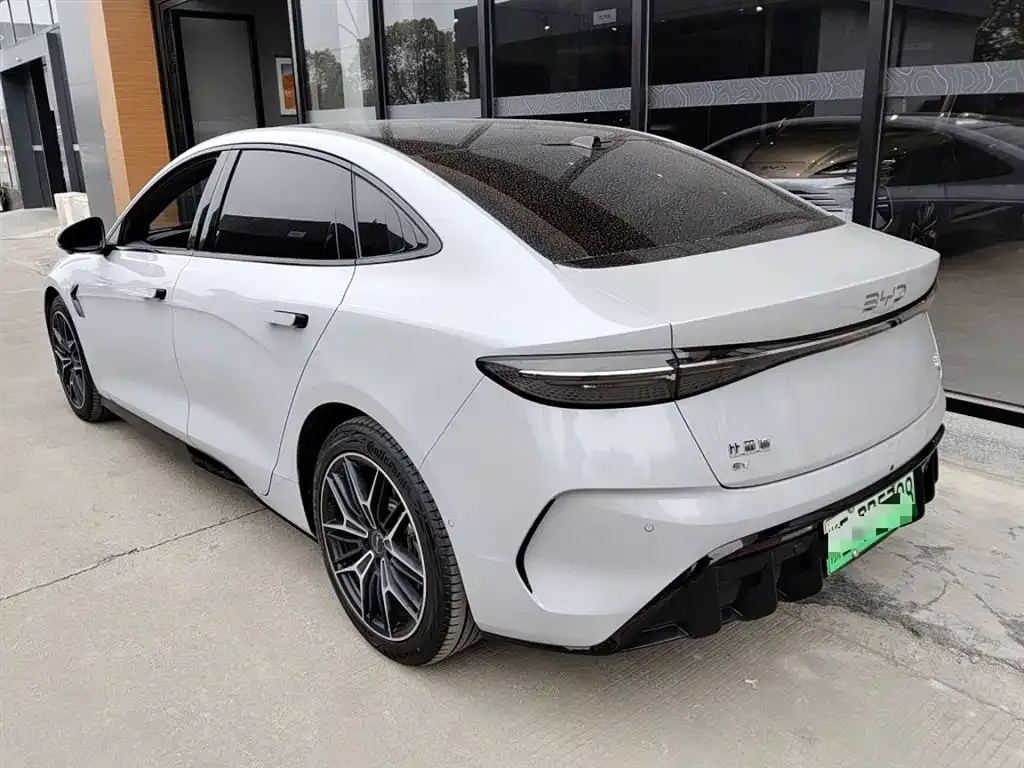 BYD Seal — фото 7