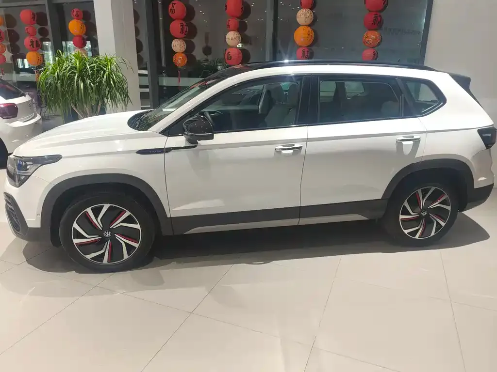 Volkswagen Tharu 2024 из CN, фото 8