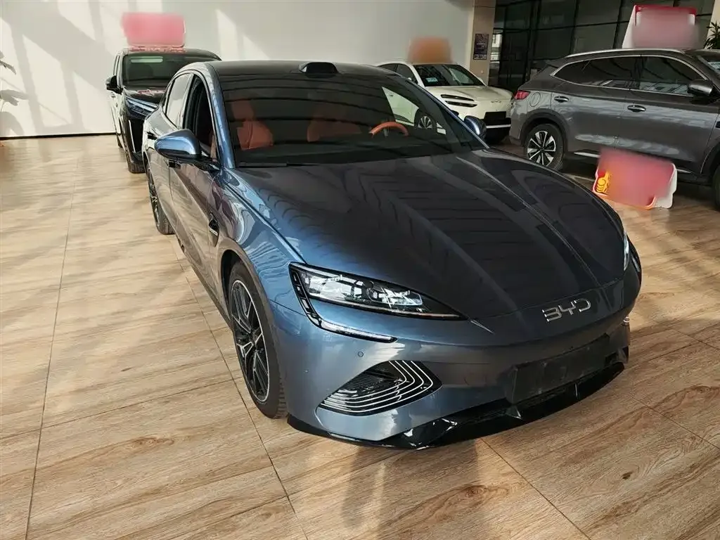 BYD Seal — фото 9