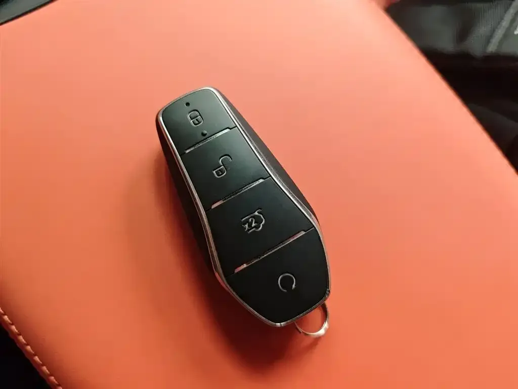 BYD Seal — фото 3