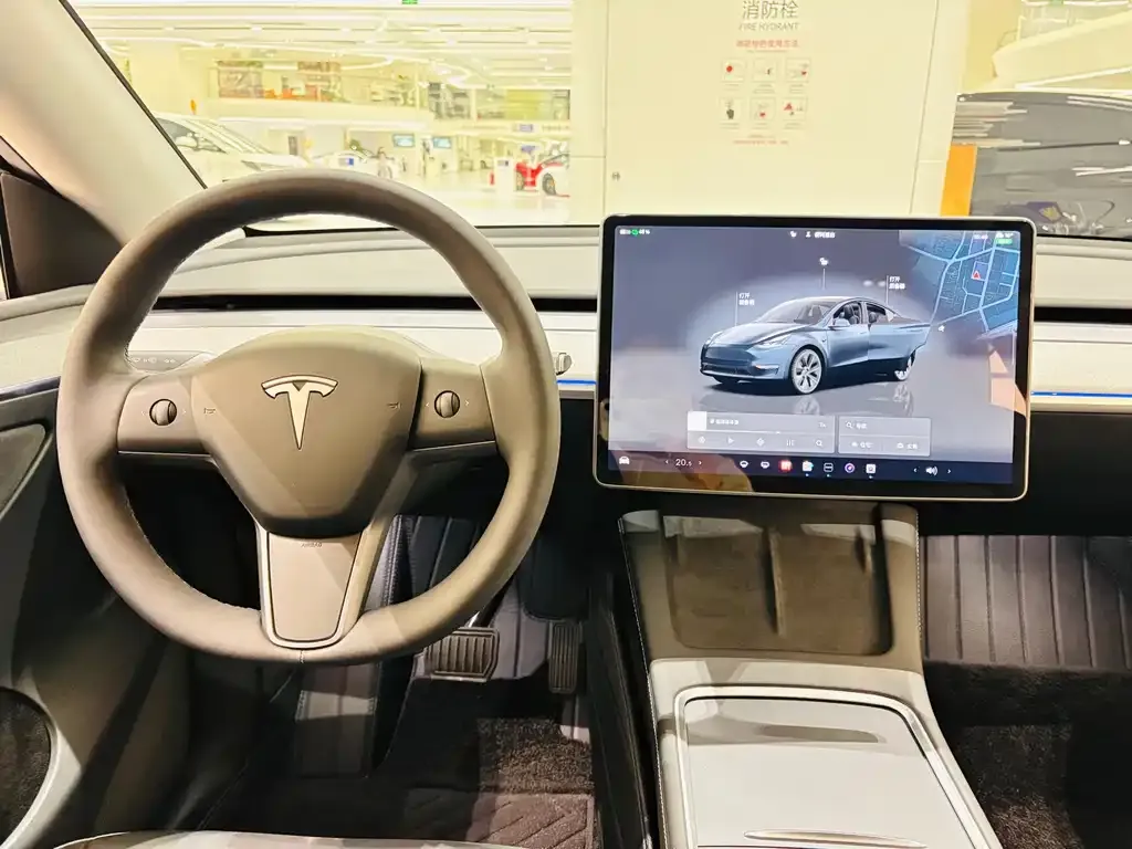 Tesla Model Y — фото 7