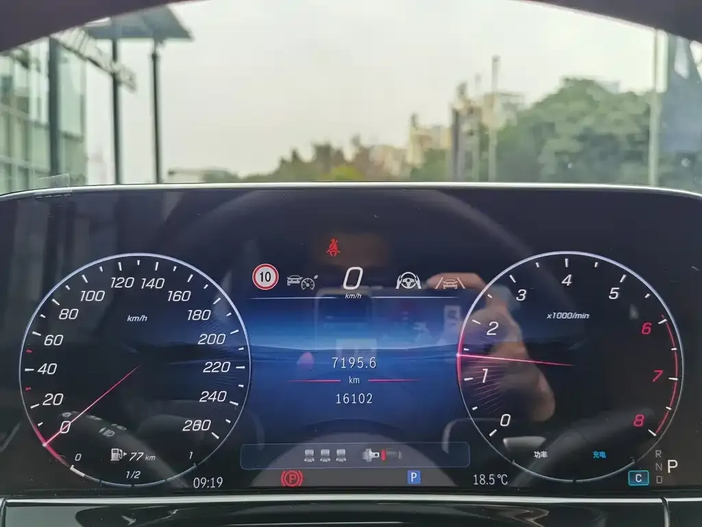 Mercedes-Benz E-Class 2024 из CN, фото 3