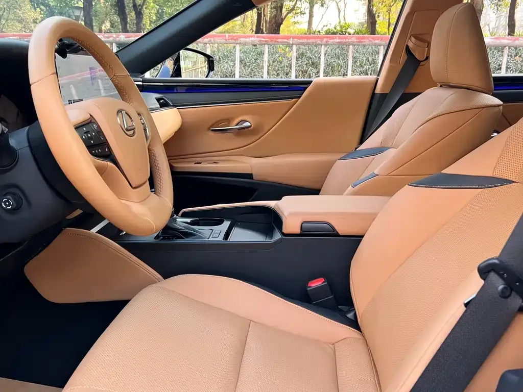 Lexus ES 2025 из CN, фото 4