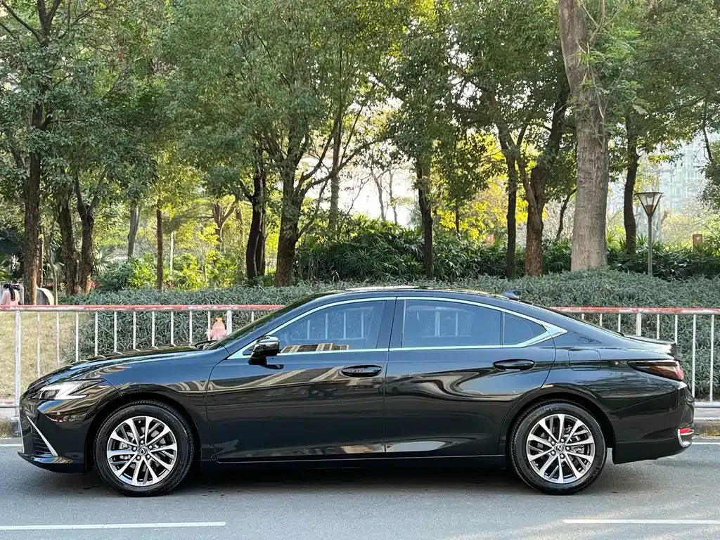 Lexus ES 2025 из CN, фото 10
