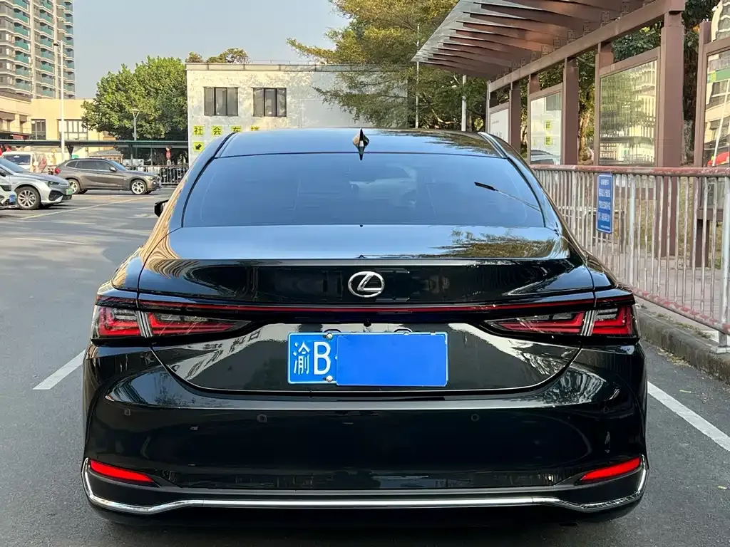 Lexus ES 2025 из CN, фото 6
