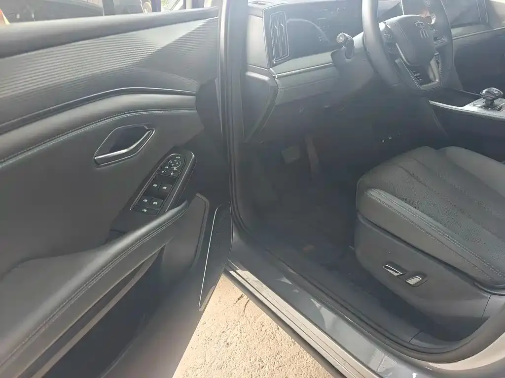 BYD L DM-i 2025 из CN, фото 8