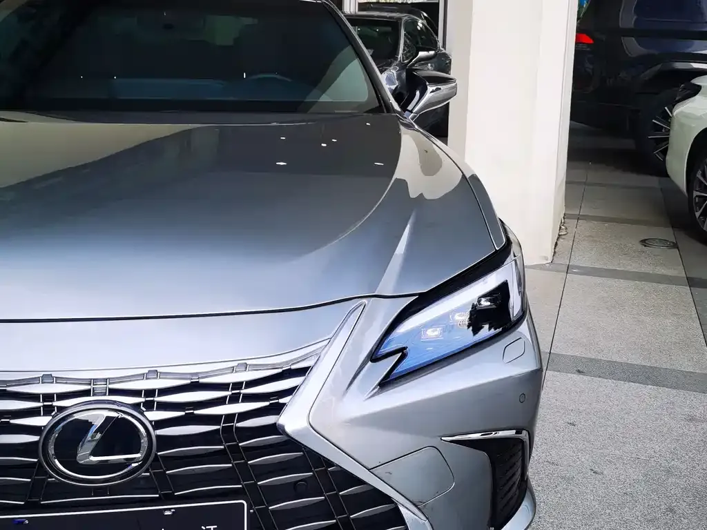 Lexus ES 2025 из CN, фото 8