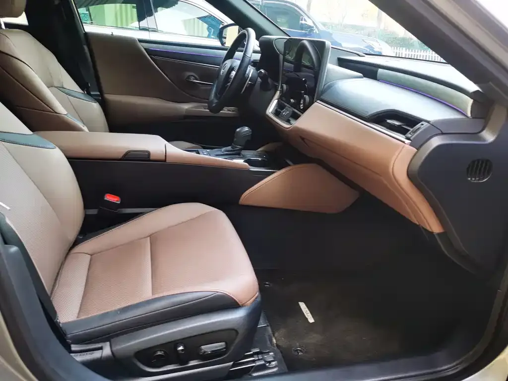 Lexus ES 2025 из CN, фото 5