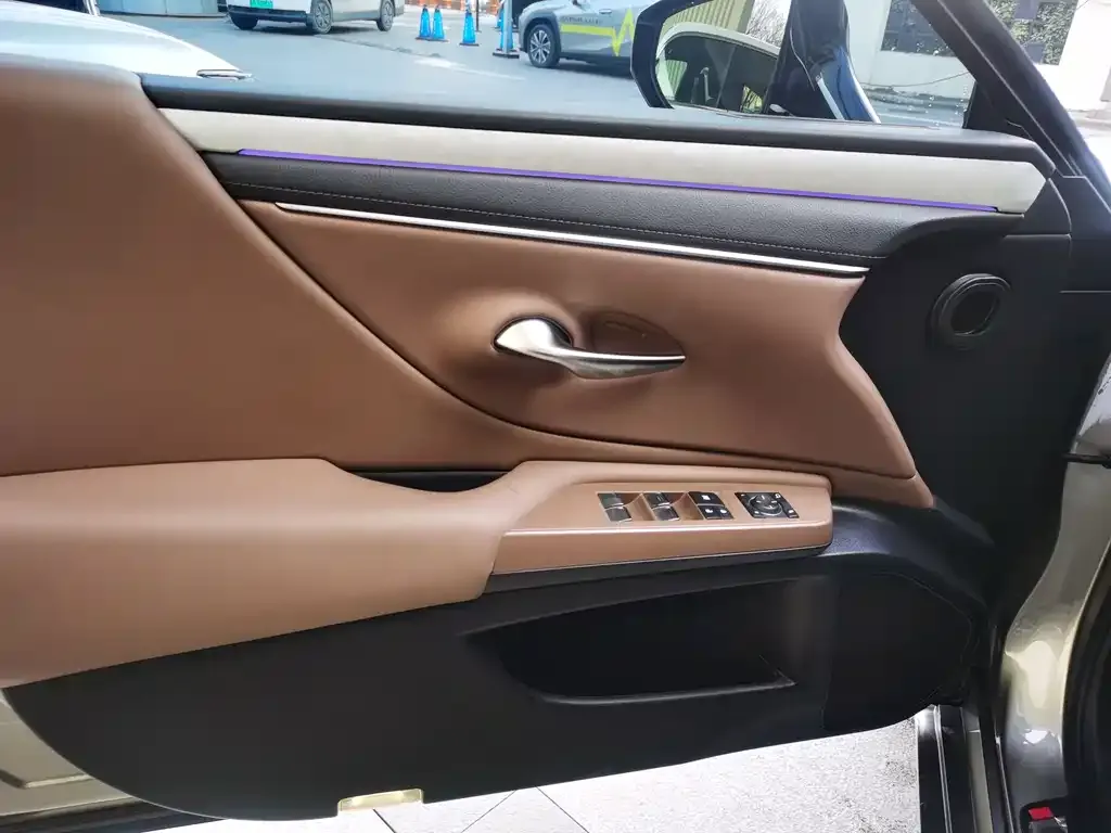 Lexus ES 2025 из CN, фото 2