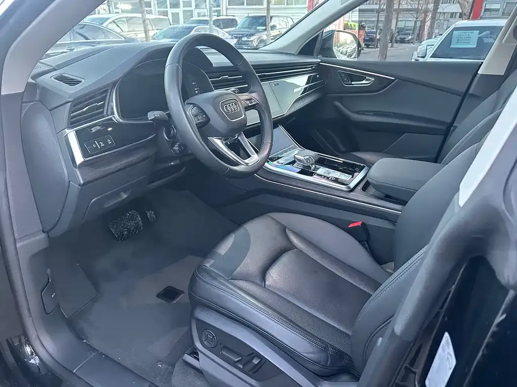 Audi Q8 2023 из CN, фото 8