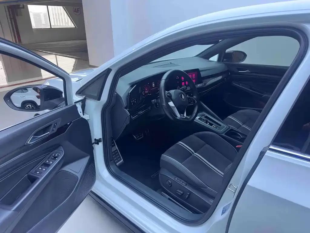 Volkswagen Golf 2021 из CN, фото 10