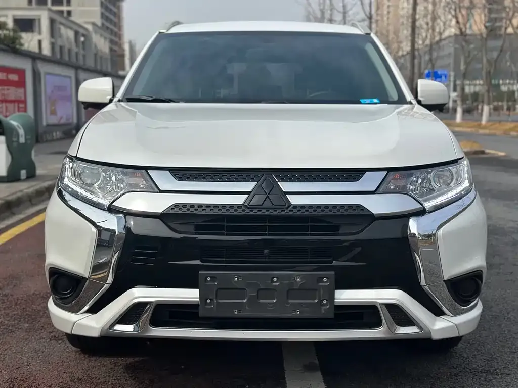 Mitsubishi Outlander 2022 из CN, фото 6