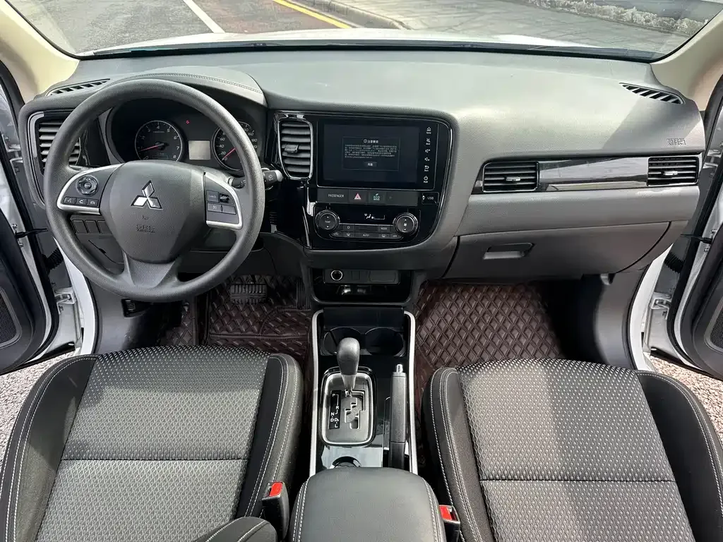 Mitsubishi Outlander 2022 из CN, фото 5