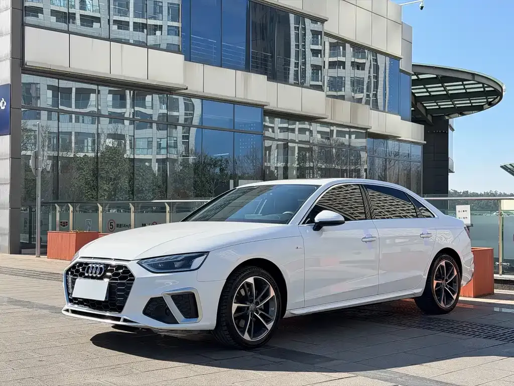 Audi A4L 2021 из CN, фото 1