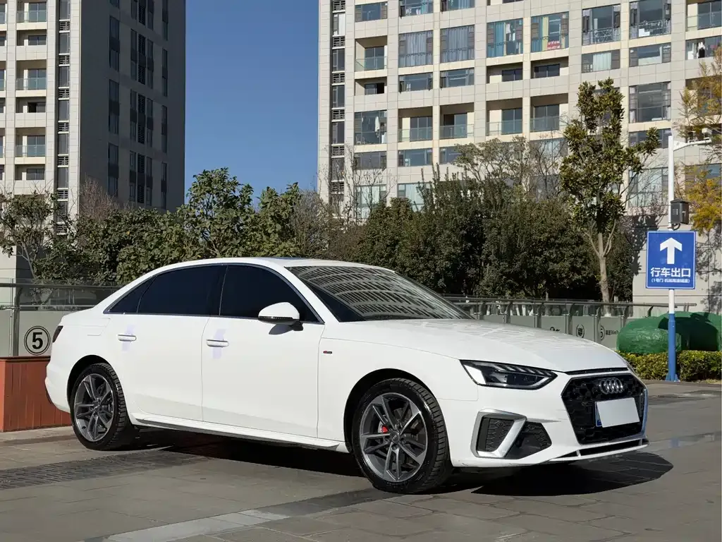 Audi A4L 2021 из CN, фото 9