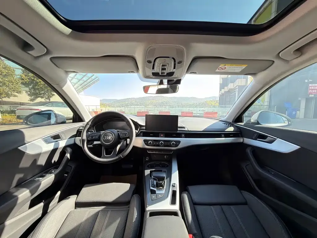 Audi A4L 2021 из CN, фото 2