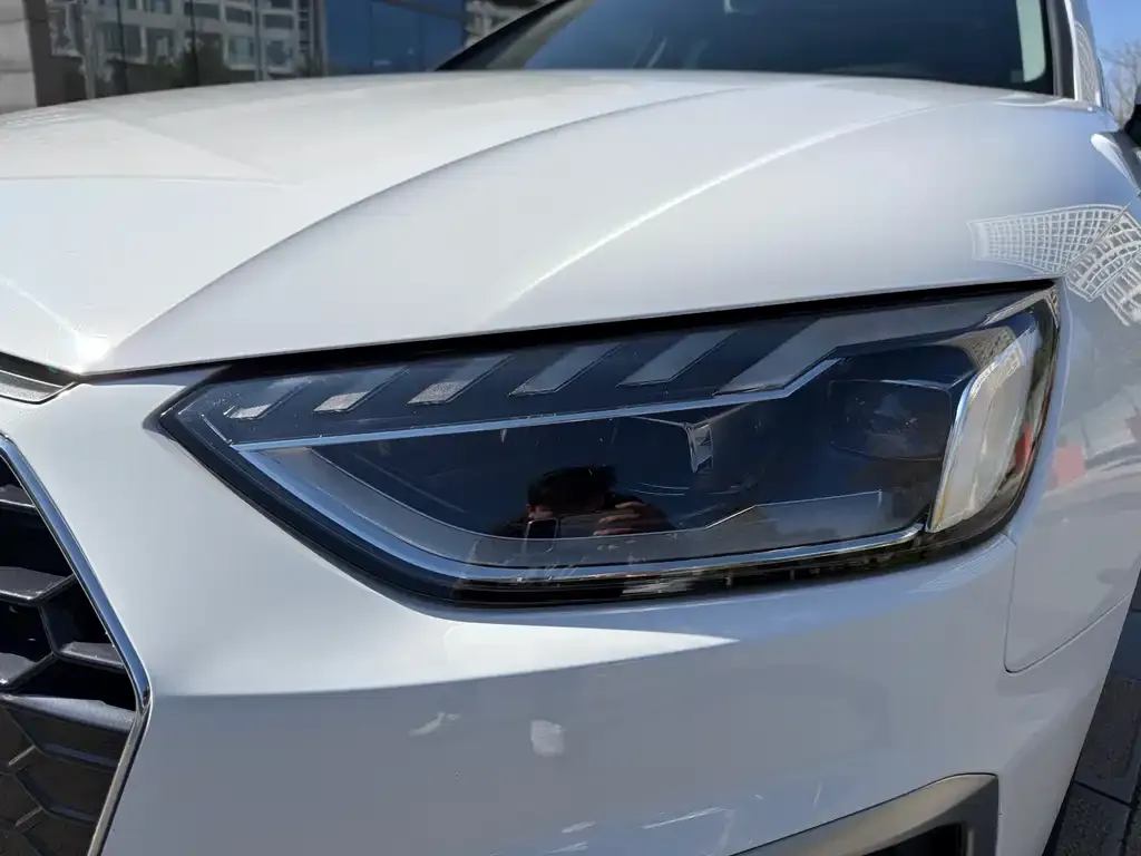 Audi A4L 2021 из CN, фото 8