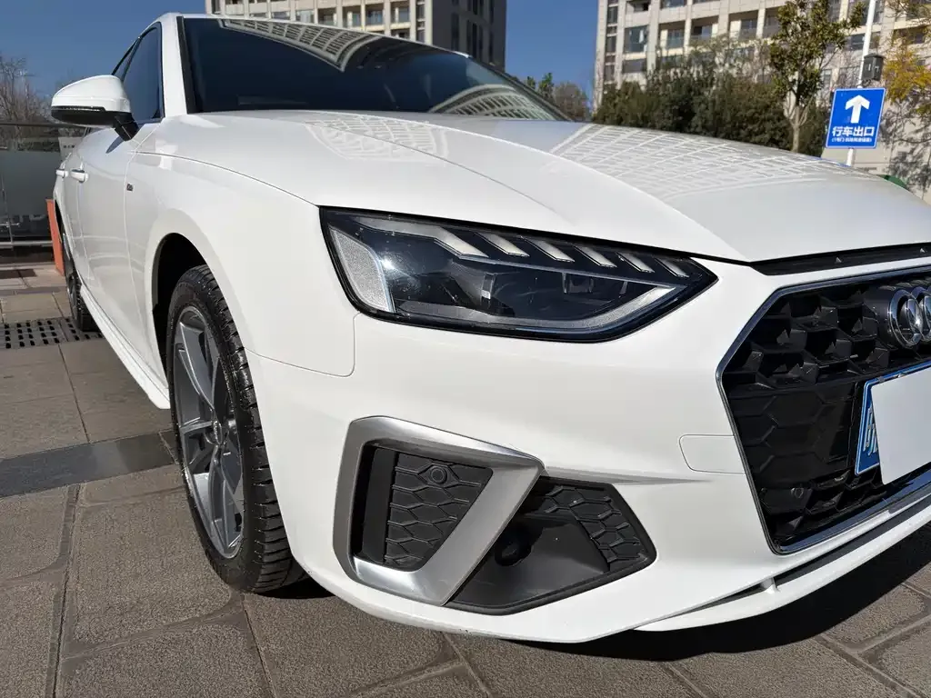 Audi A4L 2021 из CN, фото 7
