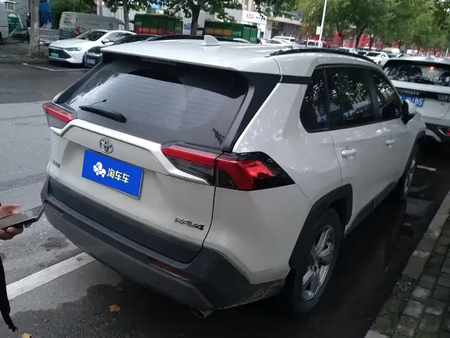 Toyota RAV4 2022 из CN, фото 6
