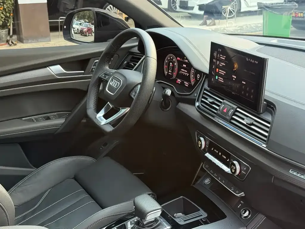Audi Q5L 2024 из CN, фото 5