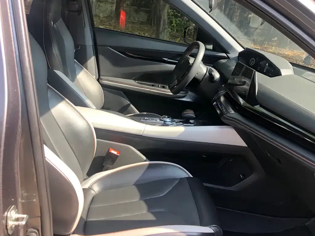 Changan UNI-V 2023 из CN, фото 2