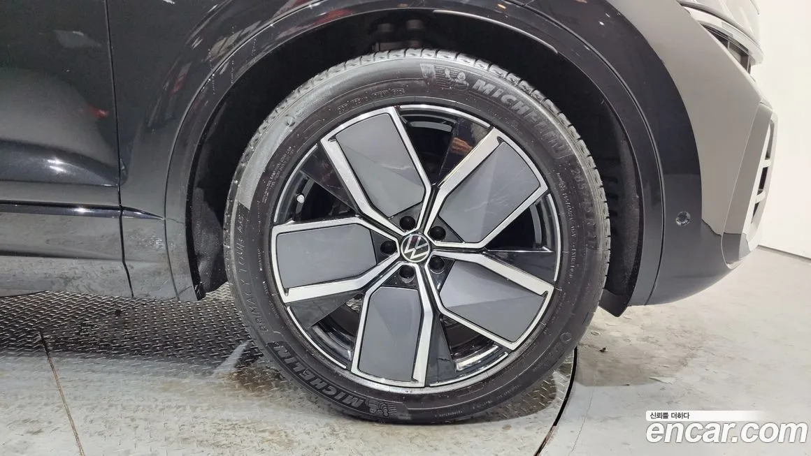 Volkswagen Touareg 2024 из KR, фото 10